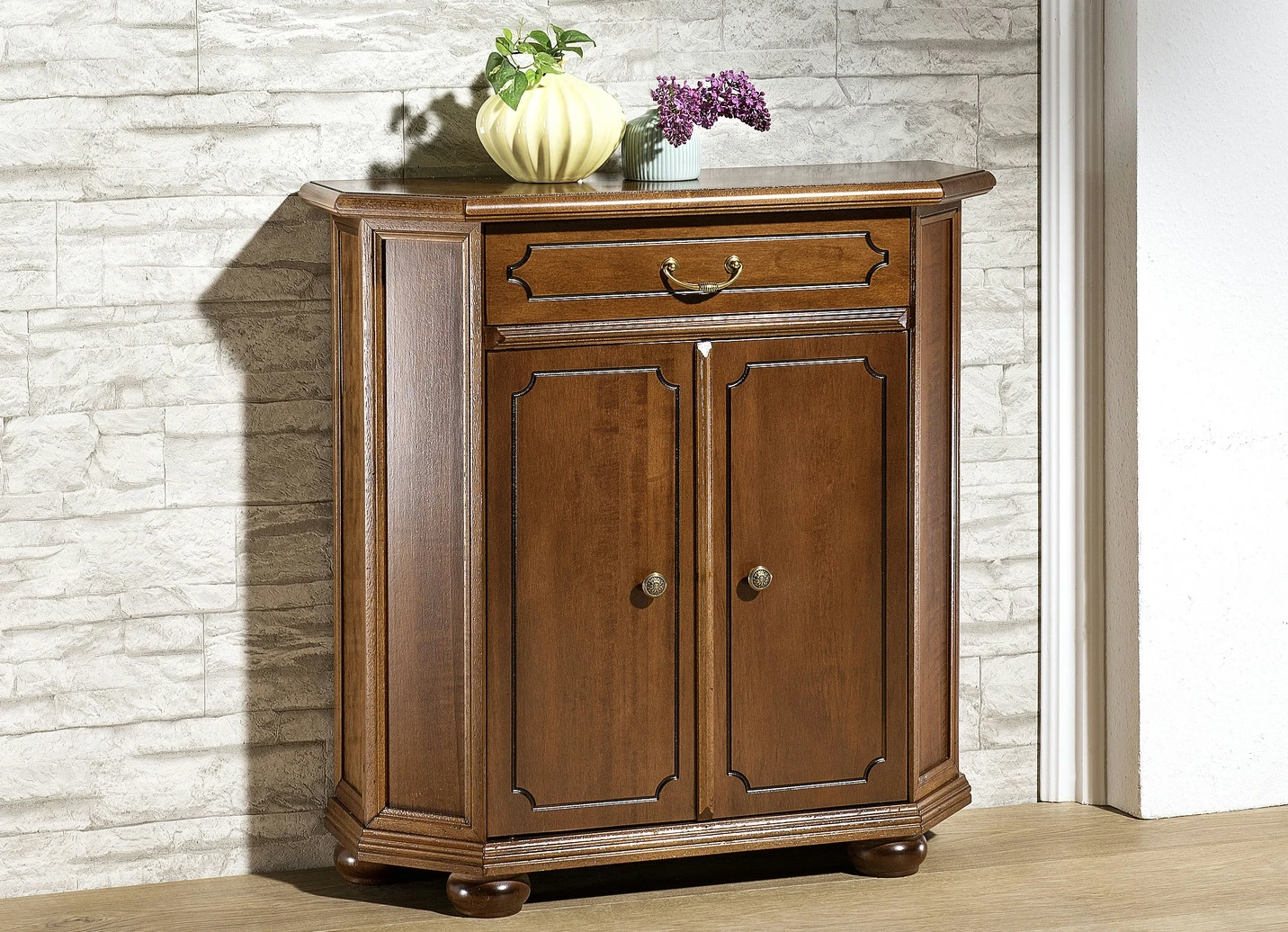 Kommode, 2-türig Mit Detailreichen Schnitzereien 4 Kommode, 2-türig Mit Detailreichen Schnitzereien – Bild 2