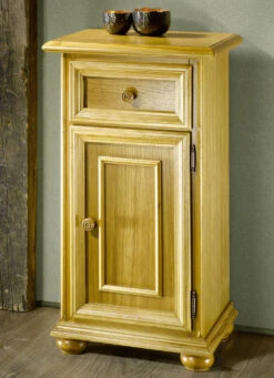 Kommodenserie Aus Teilmassivem Holz Mit Echtholzfurnier