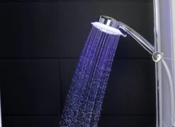 LED-Duschkopf Mit Duschzeit-Indikator -Qualitätshausladen led duschkopf mit duschzeit indikator farbe chrom 2