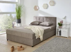 Polsterbett Mit Kissen