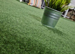 Robuster Rasenteppich Aus 100% Nadelfilz -Qualitätshausladen robuster rasenteppich aus 100 nadelfilz farbe gruen groesse 120 1