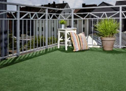 Robuster Rasenteppich Aus 100% Nadelfilz -Qualitätshausladen robuster rasenteppich aus 100 nadelfilz farbe gruen groesse 120