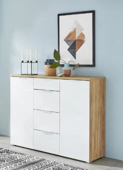 Sideboard Mit Glasfronten Und Softclose
