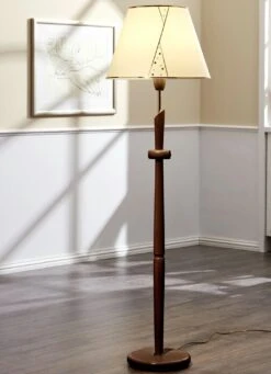 Stehleuchte Mit Stoffschirm -Qualitätshausladen stehleuchte mit stoffschirm farbe nussbaum 1