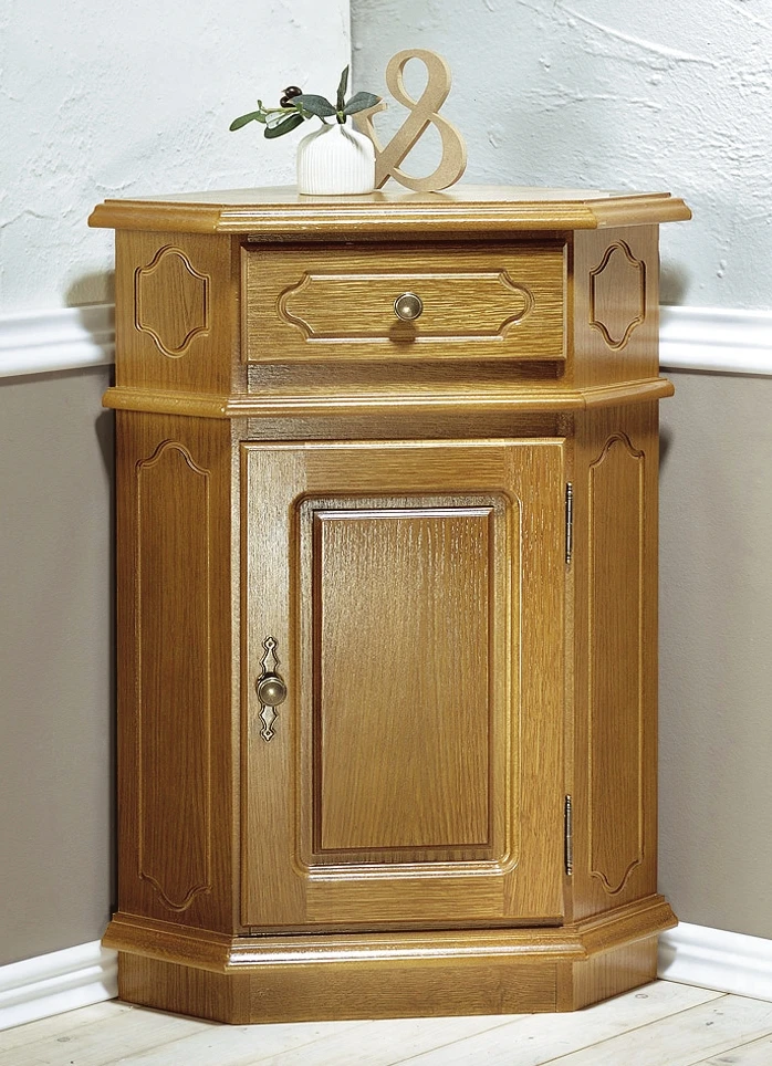 Teilmassive Eck-Kommode Mit Metallgriffen 3 Teilmassive Eck-Kommode Mit Metallgriffen