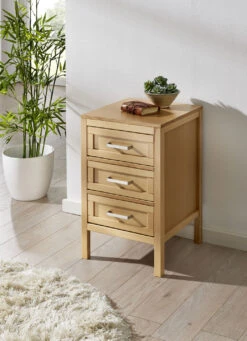 Teilmassive Kommodenserie