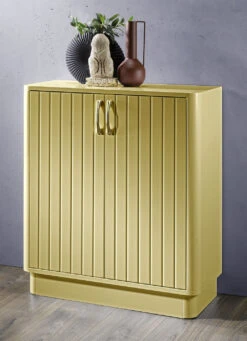 Teilmassive Kommodenserie Mit Individuell Gestalteten Profilierten Und Gerundeten Fronten -Qualitätshausladen teilmassive kommodenserie mit individuell gestalteten profilierten und gerundeten fronten farbe gold 2