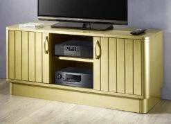 Teilmassive Kommodenserie Mit Individuell Gestalteten Profilierten Und Gerundeten Fronten -Qualitätshausladen teilmassive kommodenserie mit individuell gestalteten profilierten und gerundeten fronten farbe gold