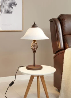 Tischleuchte Aus Metall Mit Glasschirm