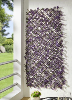 Wandgitter Aus Blätter Und Blüten